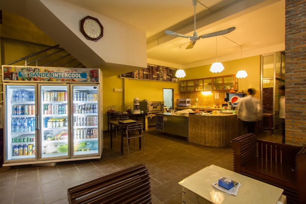 סיהאנוקוויל Sakal Guesthouse Restaurant & Bar מראה חיצוני תמונה