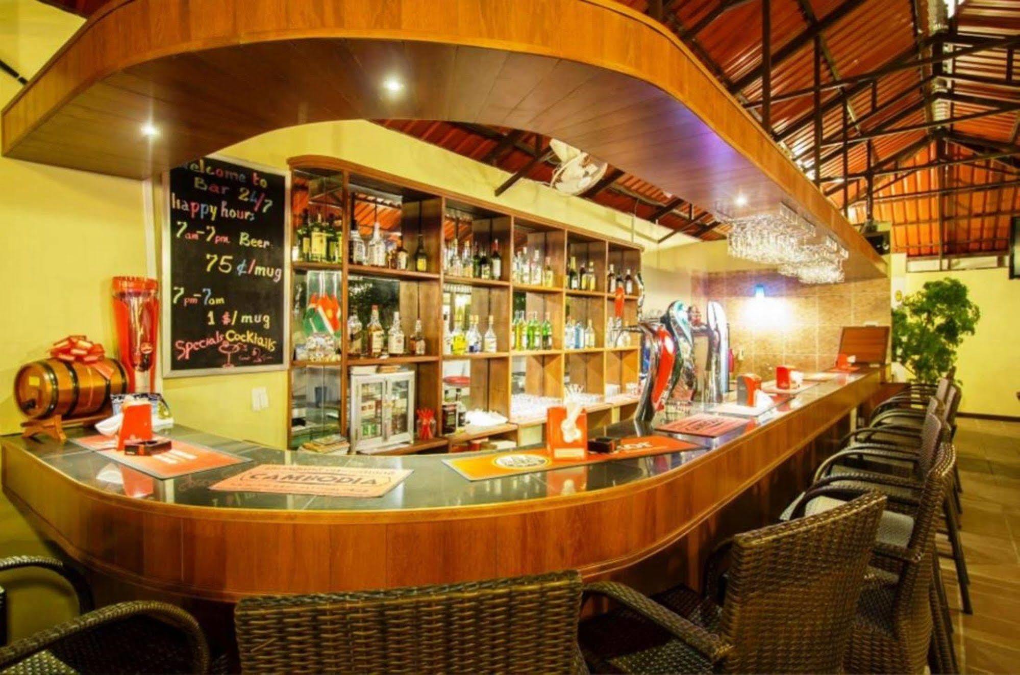 סיהאנוקוויל Sakal Guesthouse Restaurant & Bar מראה חיצוני תמונה
